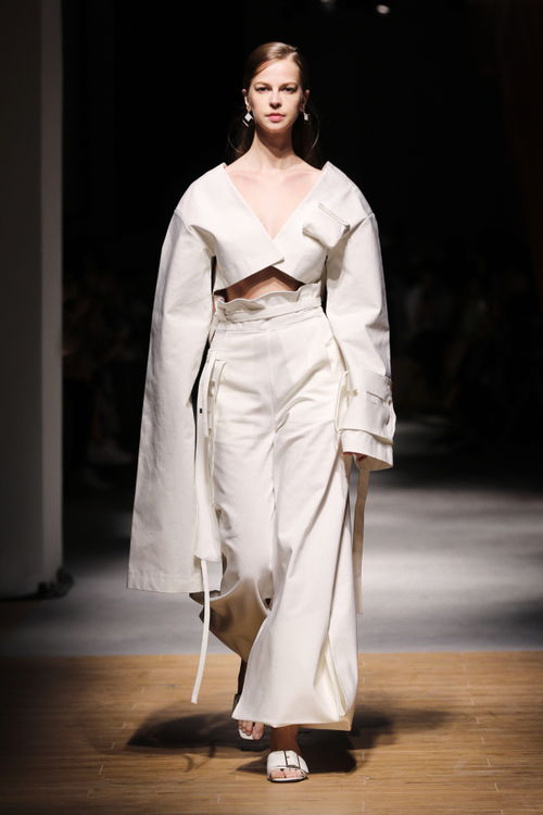 中國(guó)美術(shù)學(xué)院上海設(shè)計(jì)學(xué)院2017屆服裝與服飾專業(yè)畢業(yè)秀暨畢業(yè)展閉幕式在張江國(guó)創(chuàng)中心圓滿落幕